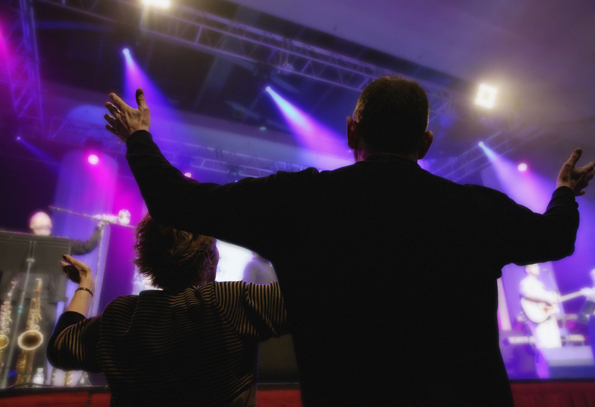 Image showing people praying